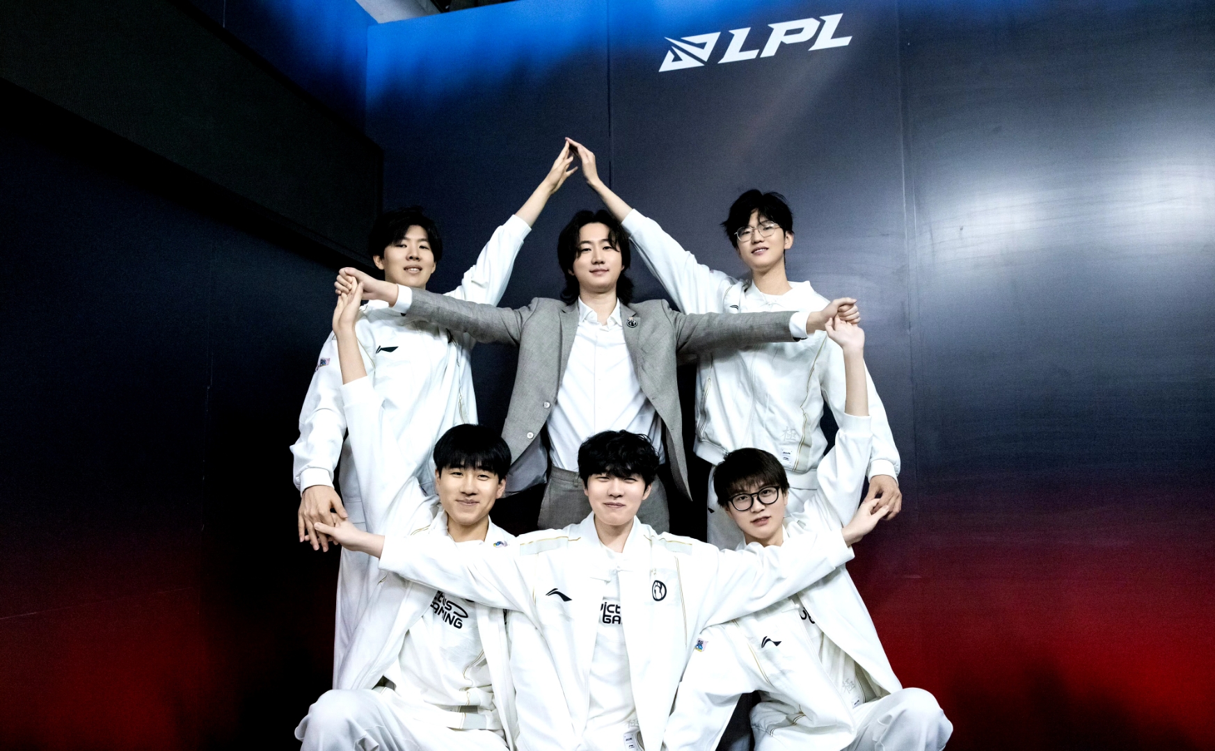 九游体育Rookie官方宣布比赛局势复杂新规，曼联引发争议！