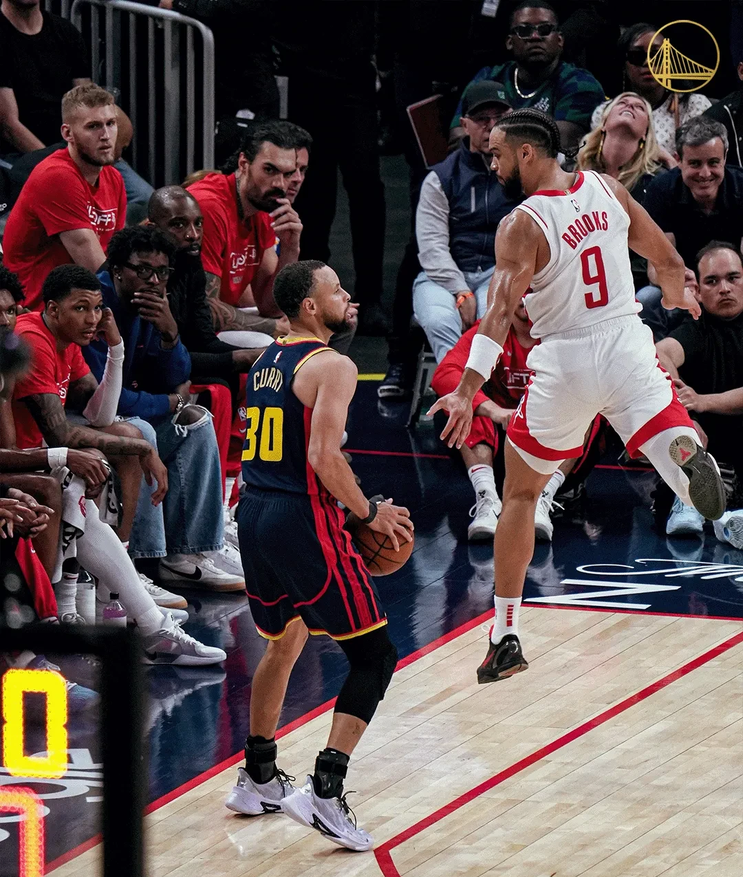 九游娱乐库里连续十场比赛得分超过出色发挥，曼联不断突破！的简单介绍